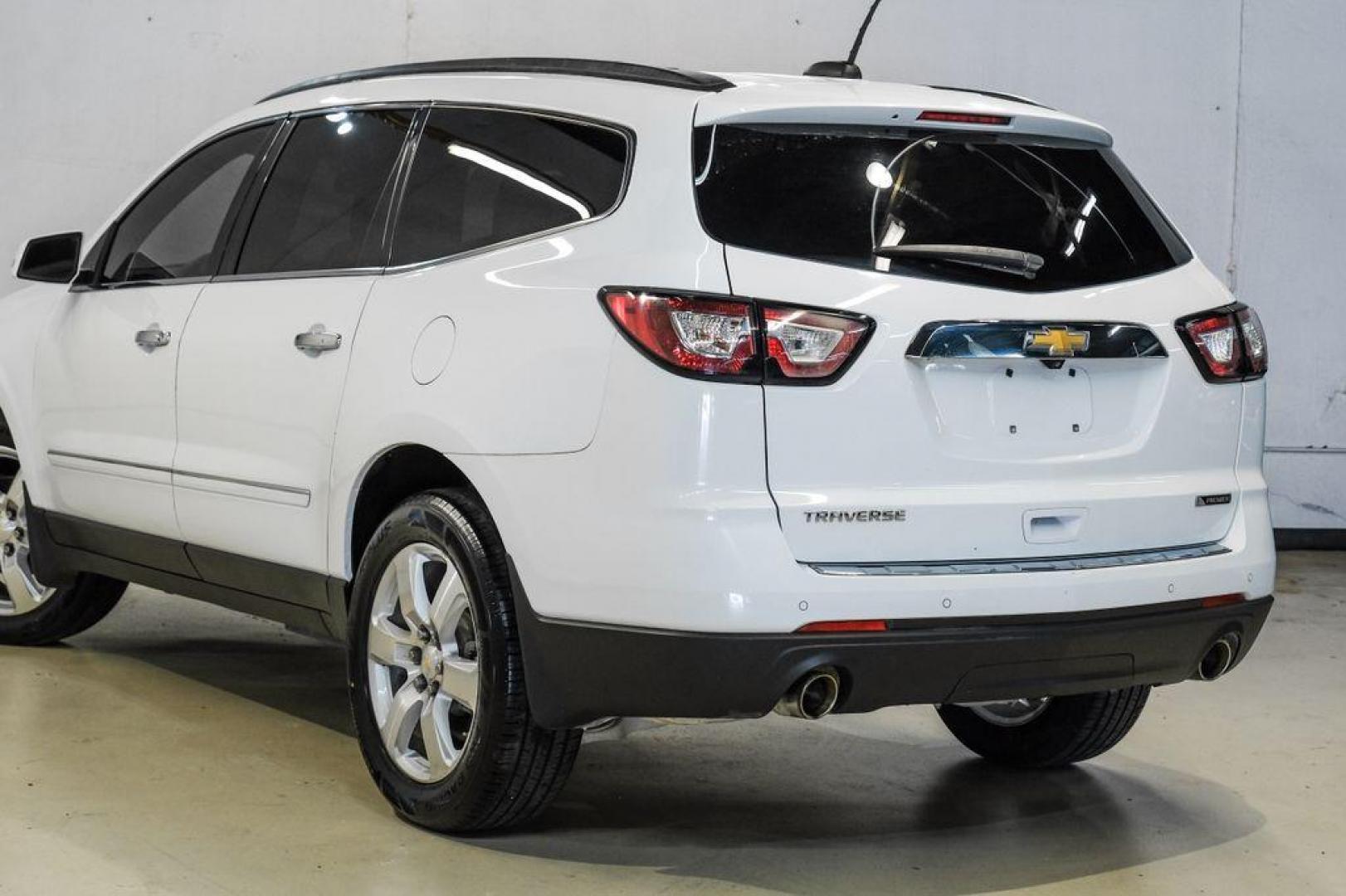 2017 Summit White /Dark Titanium/Light Titanium Chevrolet Traverse Premier (1GNKRJKD3HJ) with an 3.6L V6 SIDI engine, Automatic transmission, located at 15300 Midway Rd., Addison, TX, 75001, (972) 702-0011, 32.958321, -96.838074 - Photo#14