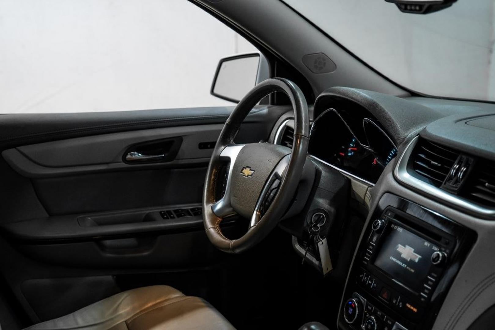 2017 Summit White /Dark Titanium/Light Titanium Chevrolet Traverse Premier (1GNKRJKD3HJ) with an 3.6L V6 SIDI engine, Automatic transmission, located at 15300 Midway Rd., Addison, TX, 75001, (972) 702-0011, 32.958321, -96.838074 - Photo#20