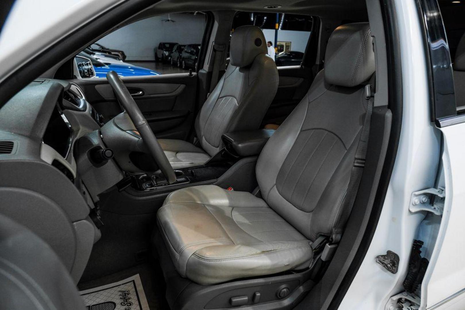 2017 Summit White /Dark Titanium/Light Titanium Chevrolet Traverse Premier (1GNKRJKD3HJ) with an 3.6L V6 SIDI engine, Automatic transmission, located at 15300 Midway Rd., Addison, TX, 75001, (972) 702-0011, 32.958321, -96.838074 - Photo#29