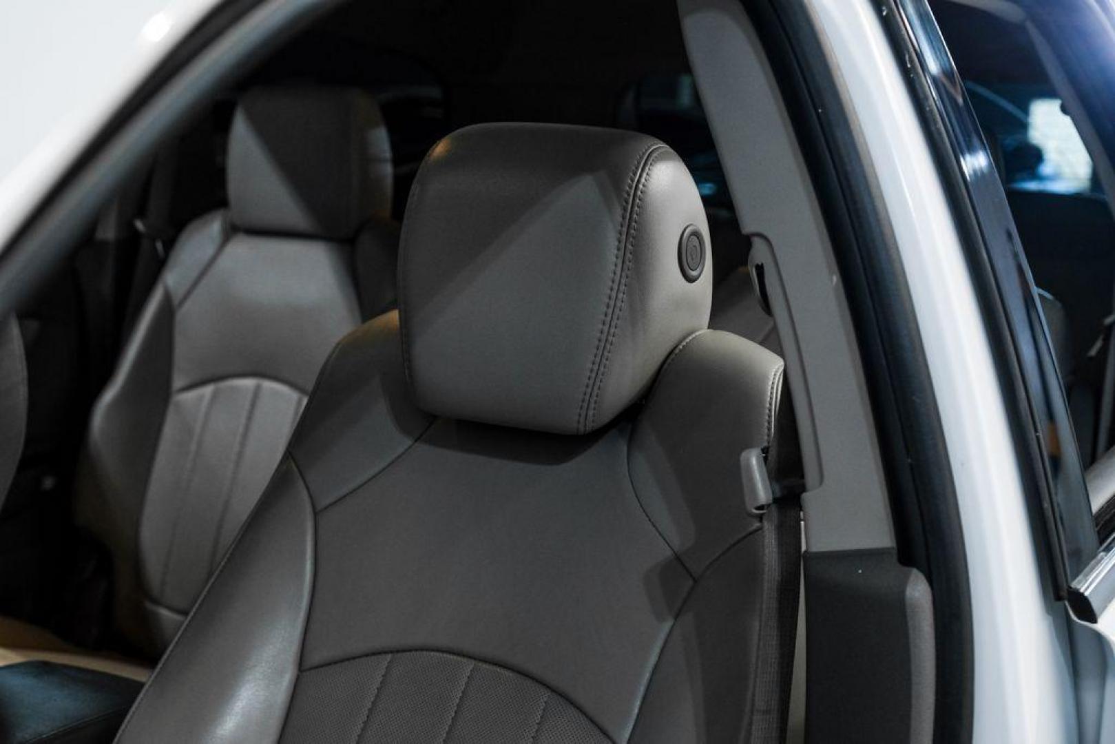 2017 Summit White /Dark Titanium/Light Titanium Chevrolet Traverse Premier (1GNKRJKD3HJ) with an 3.6L V6 SIDI engine, Automatic transmission, located at 15300 Midway Rd., Addison, TX, 75001, (972) 702-0011, 32.958321, -96.838074 - Photo#31