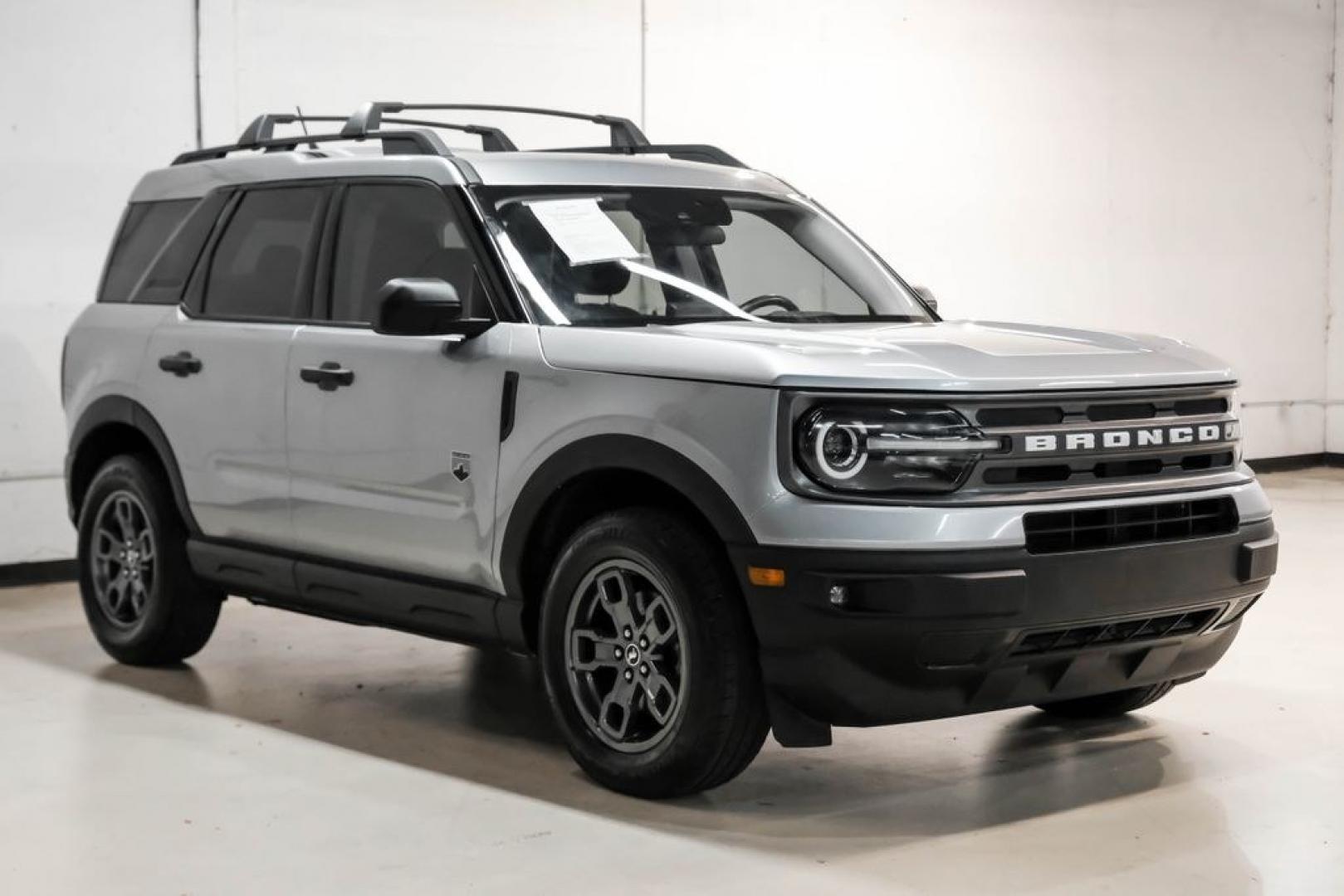 2022 Silver Metallic /Ebony Ford Bronco Sport Big Bend (3FMCR9B63NR) with an 1.5L EcoBoost engine, Automatic transmission, located at 15300 Midway Rd., Addison, TX, 75001, (972) 702-0011, 32.958321, -96.838074 - Photo#5