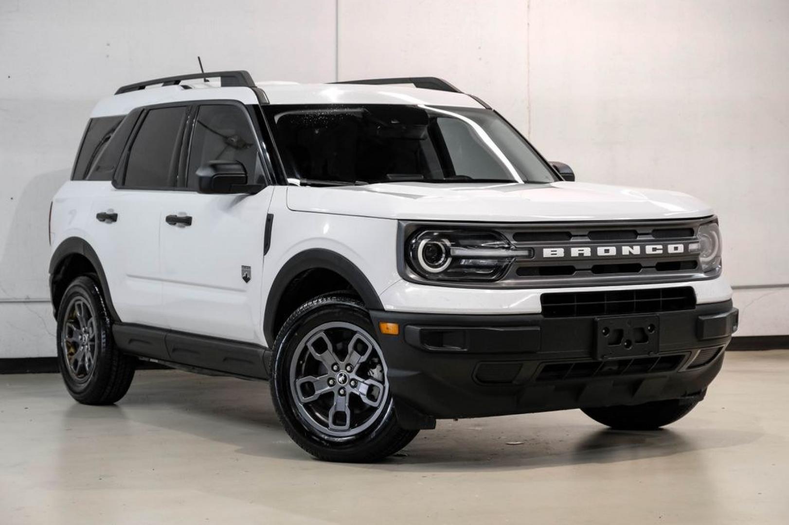 2022 Oxford White /Ebony Ford Bronco Sport Big Bend (3FMCR9B64NR) with an 1.5L EcoBoost engine, Automatic transmission, located at 15300 Midway Rd., Addison, TX, 75001, (972) 702-0011, 32.958321, -96.838074 - Photo#5