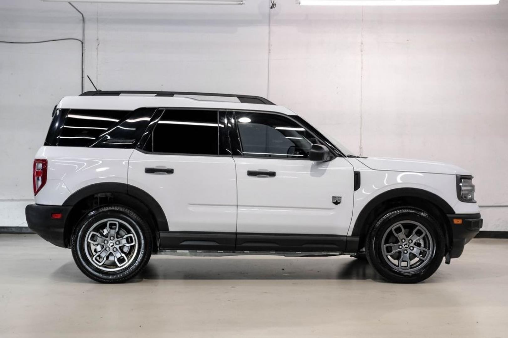 2022 Oxford White /Ebony Ford Bronco Sport Big Bend (3FMCR9B64NR) with an 1.5L EcoBoost engine, Automatic transmission, located at 15300 Midway Rd., Addison, TX, 75001, (972) 702-0011, 32.958321, -96.838074 - Photo#6