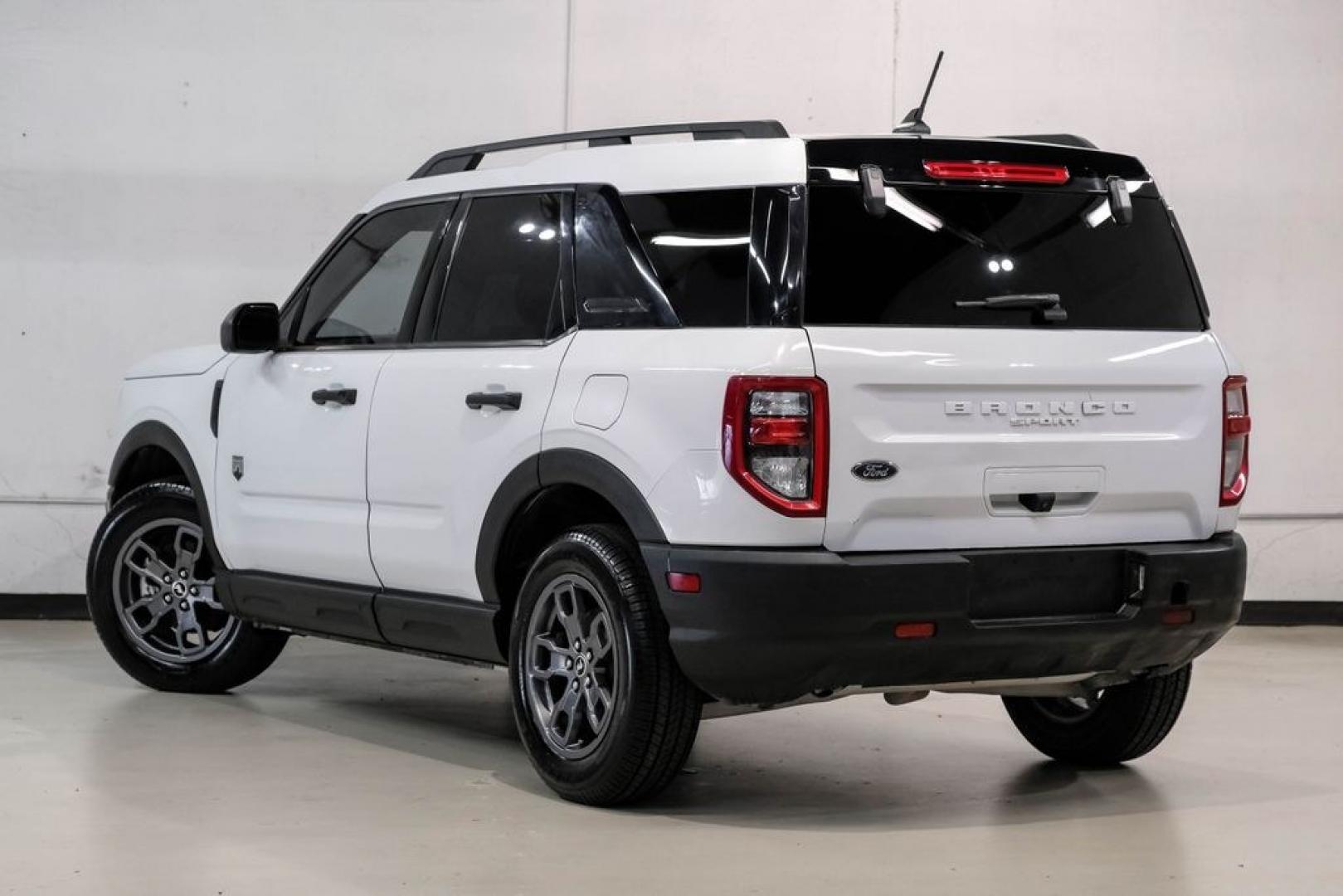 2022 Oxford White /Ebony Ford Bronco Sport Big Bend (3FMCR9B64NR) with an 1.5L EcoBoost engine, Automatic transmission, located at 15300 Midway Rd., Addison, TX, 75001, (972) 702-0011, 32.958321, -96.838074 - Photo#9