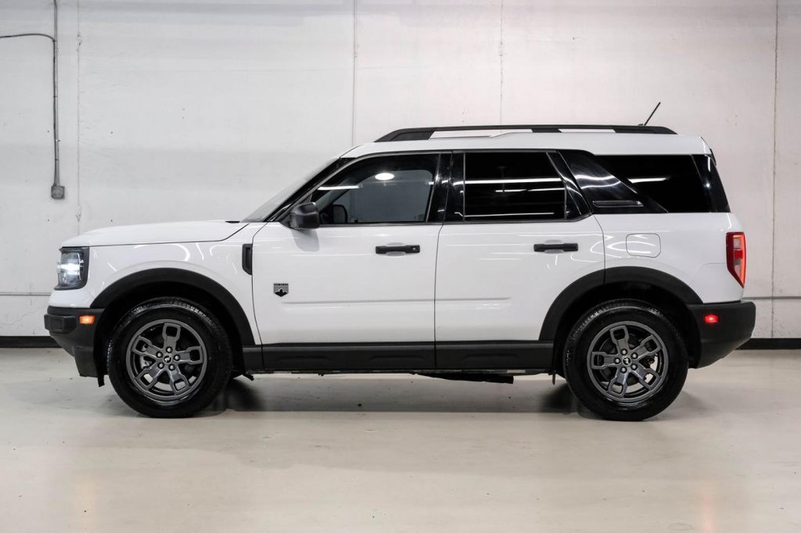 2022 Oxford White /Ebony Ford Bronco Sport Big Bend (3FMCR9B64NR) with an 1.5L EcoBoost engine, Automatic transmission, located at 15300 Midway Rd., Addison, TX, 75001, (972) 702-0011, 32.958321, -96.838074 - Photo#10