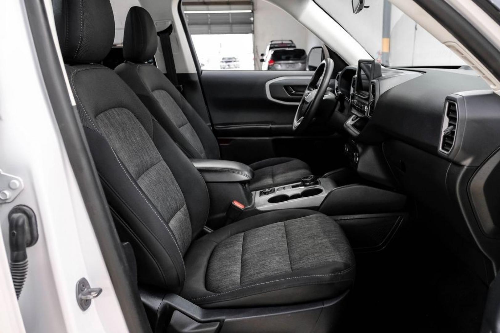 2022 Oxford White /Ebony Ford Bronco Sport Big Bend (3FMCR9B64NR) with an 1.5L EcoBoost engine, Automatic transmission, located at 15300 Midway Rd., Addison, TX, 75001, (972) 702-0011, 32.958321, -96.838074 - Photo#31