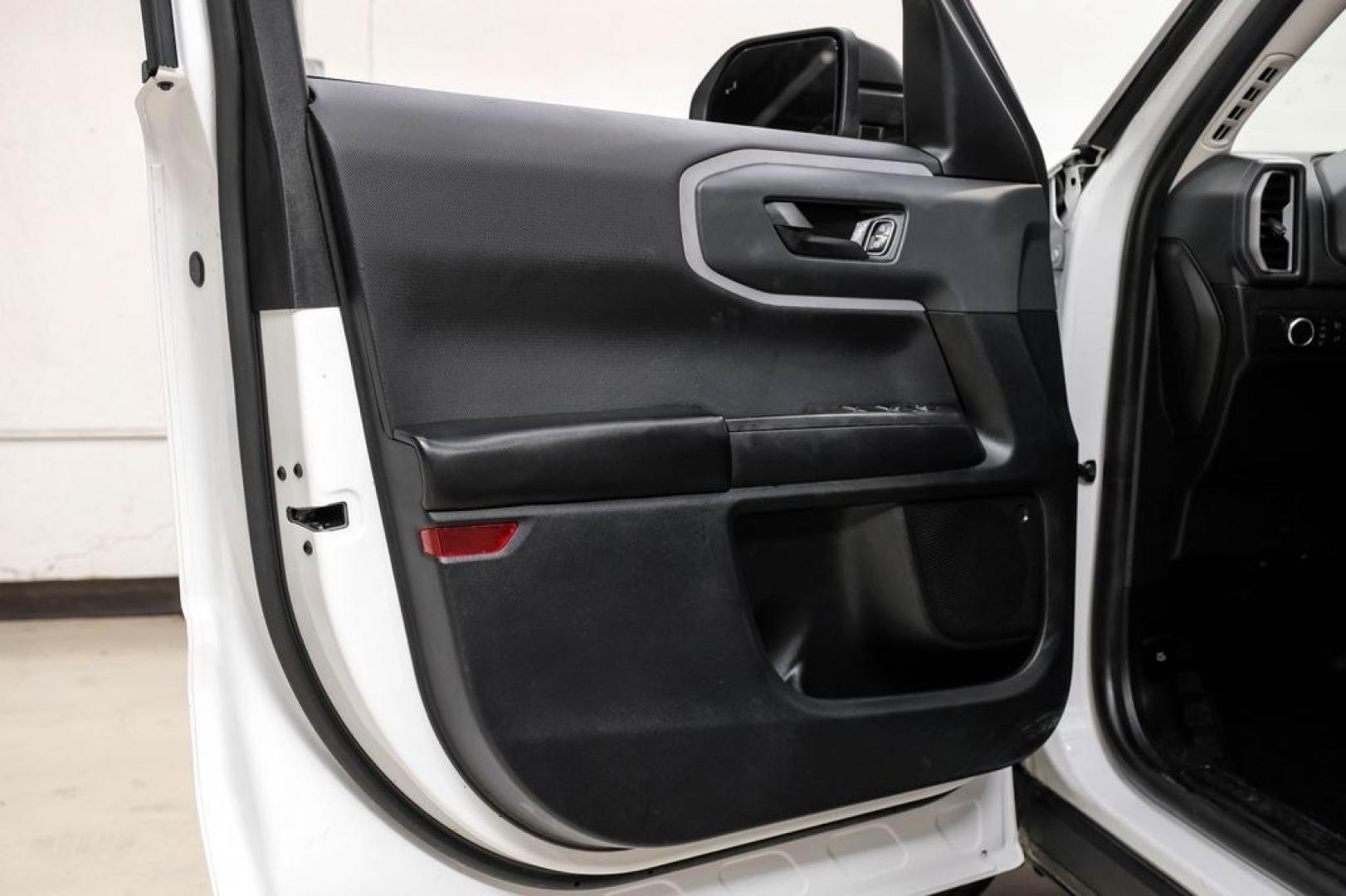 2022 Oxford White /Ebony Ford Bronco Sport Big Bend (3FMCR9B64NR) with an 1.5L EcoBoost engine, Automatic transmission, located at 15300 Midway Rd., Addison, TX, 75001, (972) 702-0011, 32.958321, -96.838074 - Photo#38