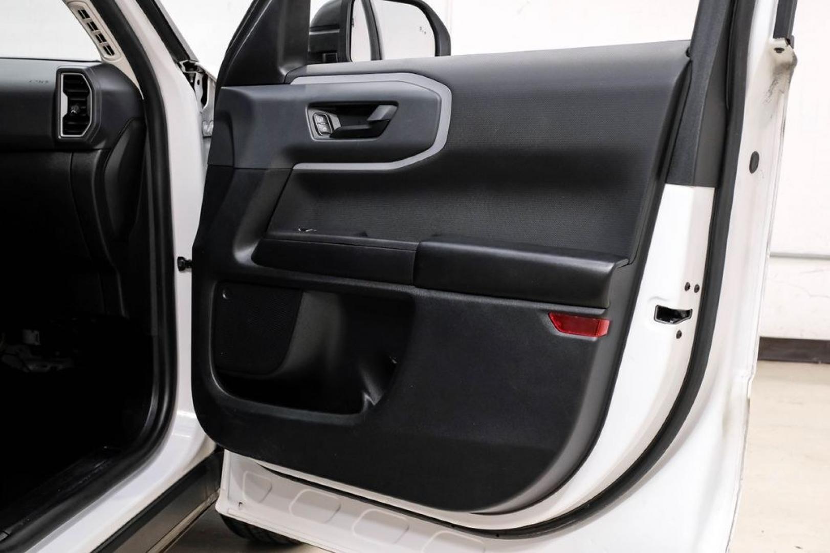 2022 Oxford White /Ebony Ford Bronco Sport Big Bend (3FMCR9B64NR) with an 1.5L EcoBoost engine, Automatic transmission, located at 15300 Midway Rd., Addison, TX, 75001, (972) 702-0011, 32.958321, -96.838074 - Photo#40