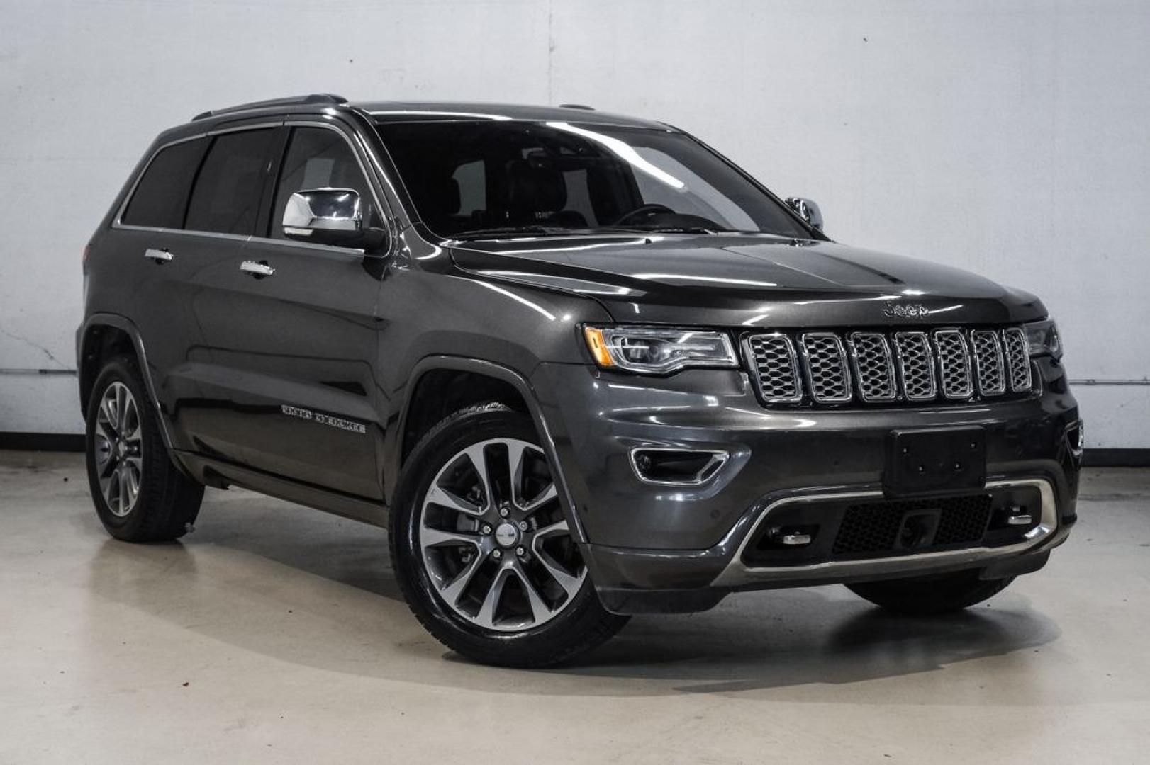 2017 Granite Crystal Metallic Clearcoat /Black Jeep Grand Cherokee Overland (1C4RJECG0HC) with an 3.6L V6 24V VVT engine, Automatic transmission, located at 15300 Midway Rd., Addison, TX, 75001, (972) 702-0011, 32.958321, -96.838074 - Photo#8