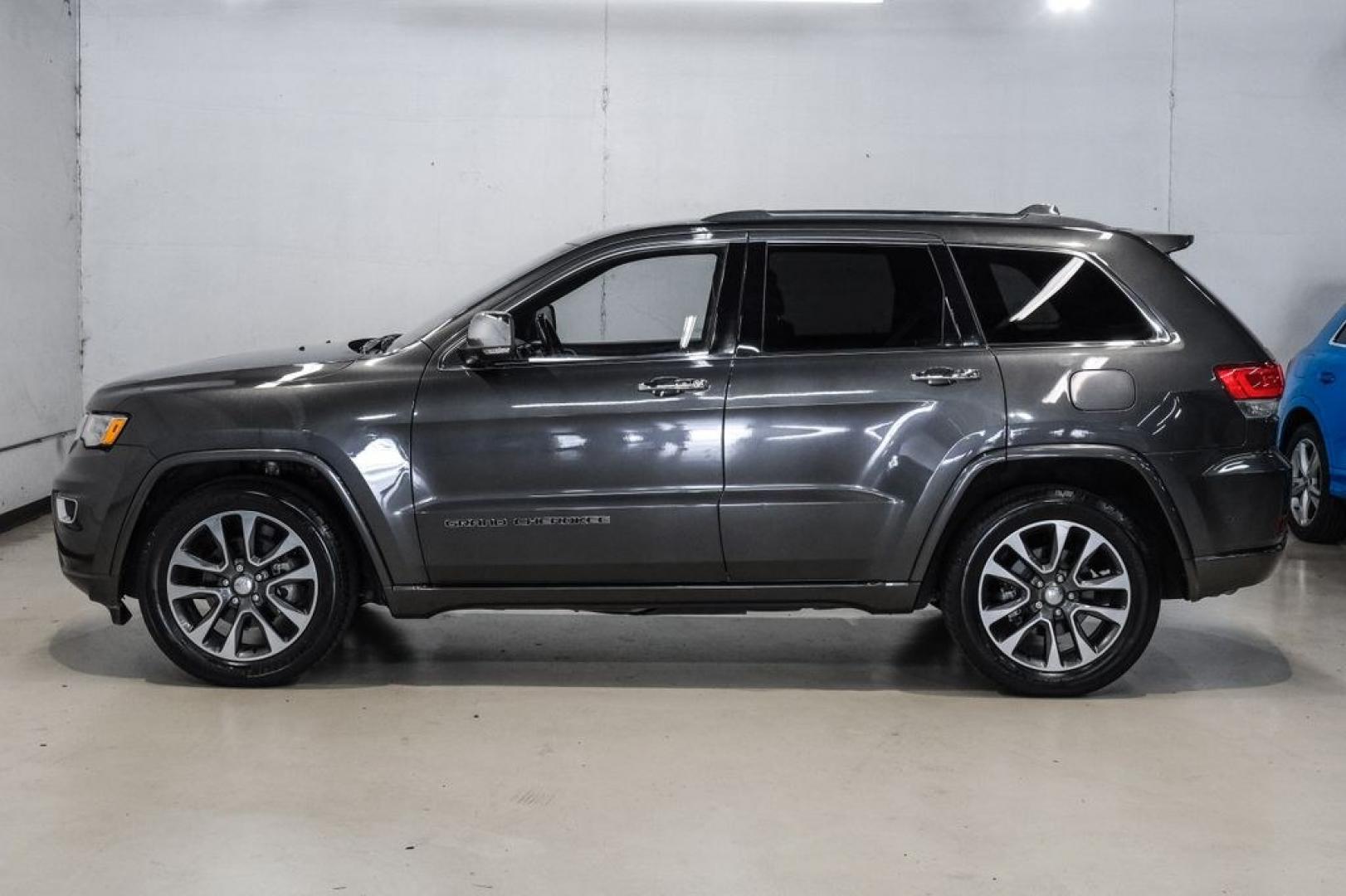 2017 Granite Crystal Metallic Clearcoat /Black Jeep Grand Cherokee Overland (1C4RJECG0HC) with an 3.6L V6 24V VVT engine, Automatic transmission, located at 15300 Midway Rd., Addison, TX, 75001, (972) 702-0011, 32.958321, -96.838074 - Photo#15
