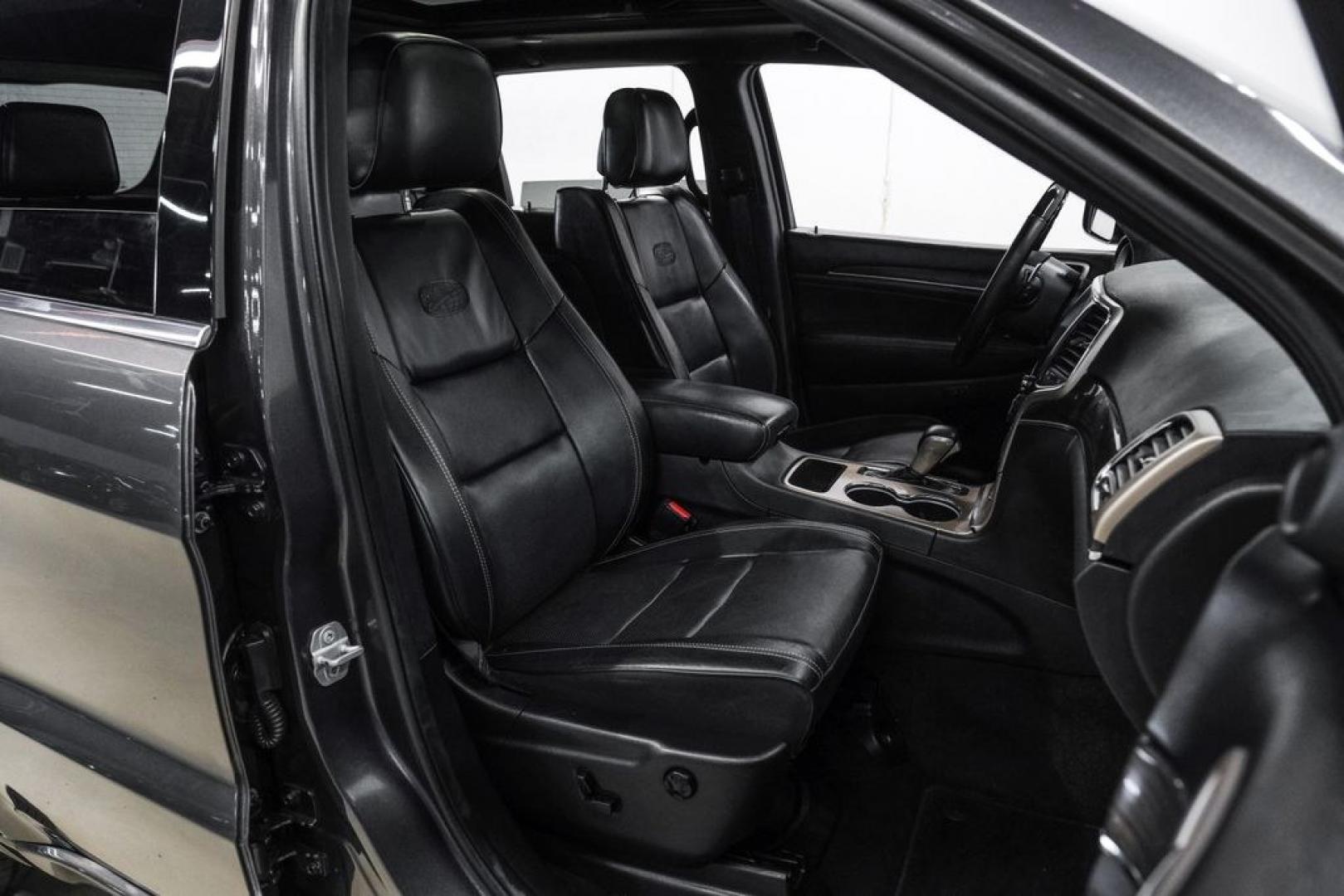 2017 Granite Crystal Metallic Clearcoat /Black Jeep Grand Cherokee Overland (1C4RJECG0HC) with an 3.6L V6 24V VVT engine, Automatic transmission, located at 15300 Midway Rd., Addison, TX, 75001, (972) 702-0011, 32.958321, -96.838074 - Photo#35