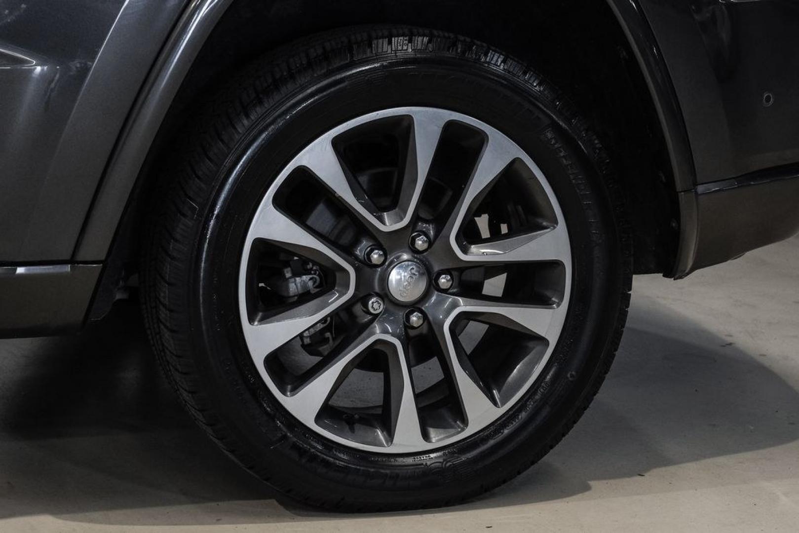 2017 Granite Crystal Metallic Clearcoat /Black Jeep Grand Cherokee Overland (1C4RJECG0HC) with an 3.6L V6 24V VVT engine, Automatic transmission, located at 15300 Midway Rd., Addison, TX, 75001, (972) 702-0011, 32.958321, -96.838074 - Photo#58
