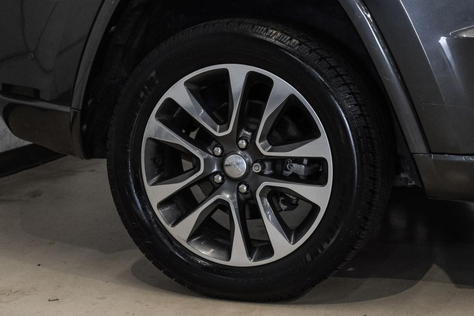 2017 Granite Crystal Metallic Clearcoat /Black Jeep Grand Cherokee Overland (1C4RJECG0HC) with an 3.6L V6 24V VVT engine, Automatic transmission, located at 15300 Midway Rd., Addison, TX, 75001, (972) 702-0011, 32.958321, -96.838074 - Photo#59