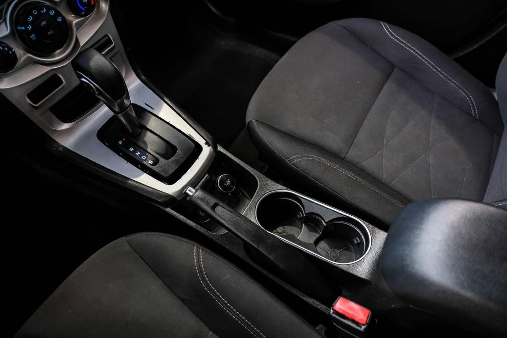 2019 Oxford White /Black Ford Fiesta SE (3FADP4EJXKM) with an 1.6L I4 Ti-VCT engine, Automatic transmission, located at 15300 Midway Rd., Addison, TX, 75001, (972) 702-0011, 32.958321, -96.838074 - Photo#23