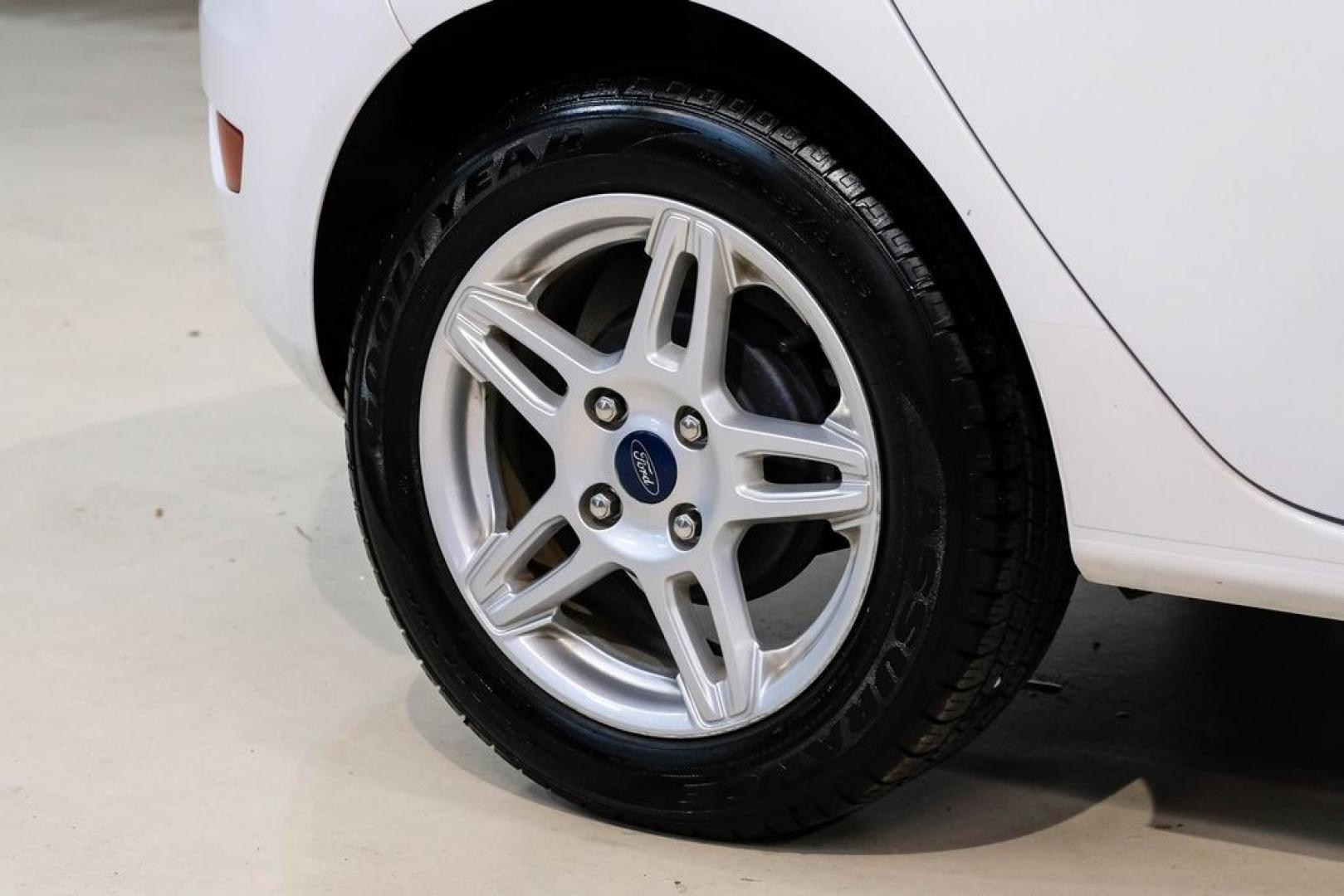 2019 Oxford White /Black Ford Fiesta SE (3FADP4EJXKM) with an 1.6L I4 Ti-VCT engine, Automatic transmission, located at 15300 Midway Rd., Addison, TX, 75001, (972) 702-0011, 32.958321, -96.838074 - Photo#50