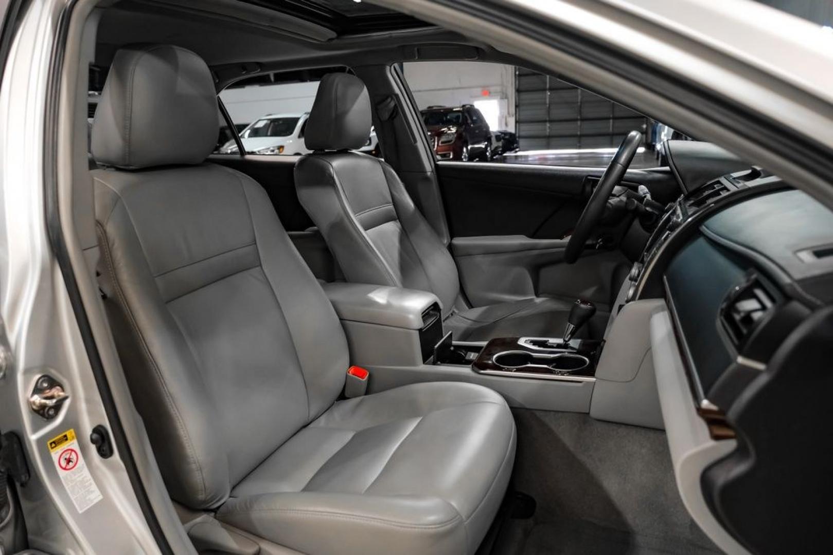 2014 Classic Silver Metallic /Ash Toyota Camry XLE (4T4BF1FK4ER) with an 2.5L I4 SMPI DOHC engine, Automatic transmission, located at 15300 Midway Rd., Addison, TX, 75001, (972) 702-0011, 32.958321, -96.838074 - Photo#36