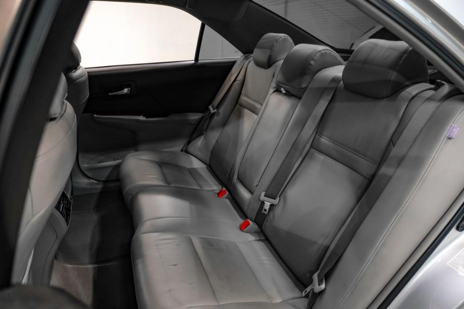 2014 Classic Silver Metallic /Ash Toyota Camry XLE (4T4BF1FK4ER) with an 2.5L I4 SMPI DOHC engine, Automatic transmission, located at 15300 Midway Rd., Addison, TX, 75001, (972) 702-0011, 32.958321, -96.838074 - Photo#40