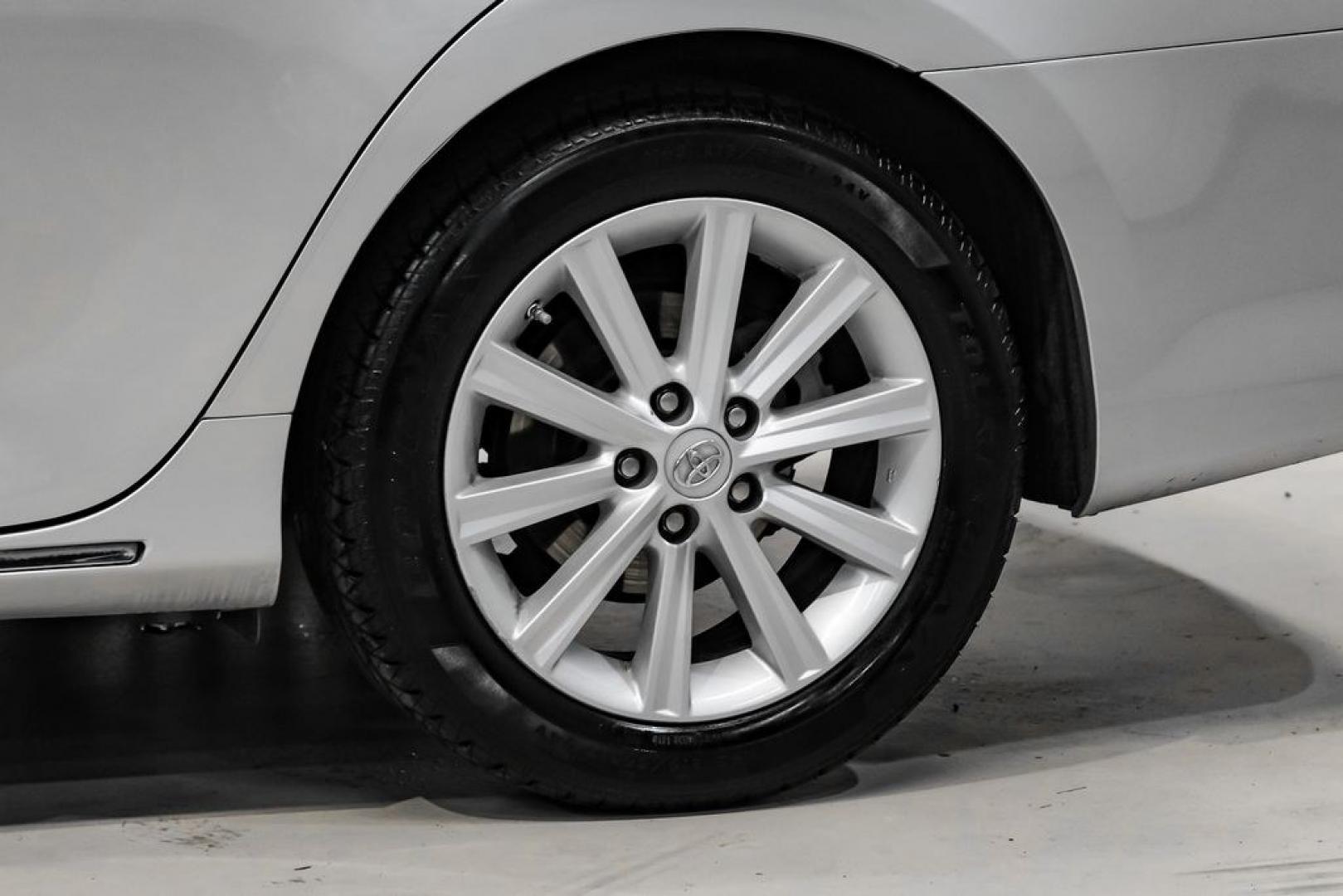 2014 Classic Silver Metallic /Ash Toyota Camry XLE (4T4BF1FK4ER) with an 2.5L I4 SMPI DOHC engine, Automatic transmission, located at 15300 Midway Rd., Addison, TX, 75001, (972) 702-0011, 32.958321, -96.838074 - Photo#58