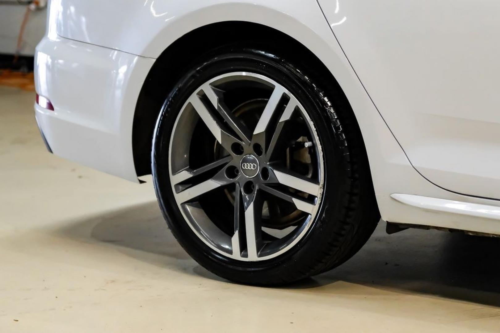 2018 Glacier White /Black Audi A4 2.0T ultra Premium (WAULMAF43JA) with an 2.0L I4 TFSI DOHC engine, Automatic transmission, located at 15300 Midway Rd., Addison, TX, 75001, (972) 702-0011, 32.958321, -96.838074 - Photo#57