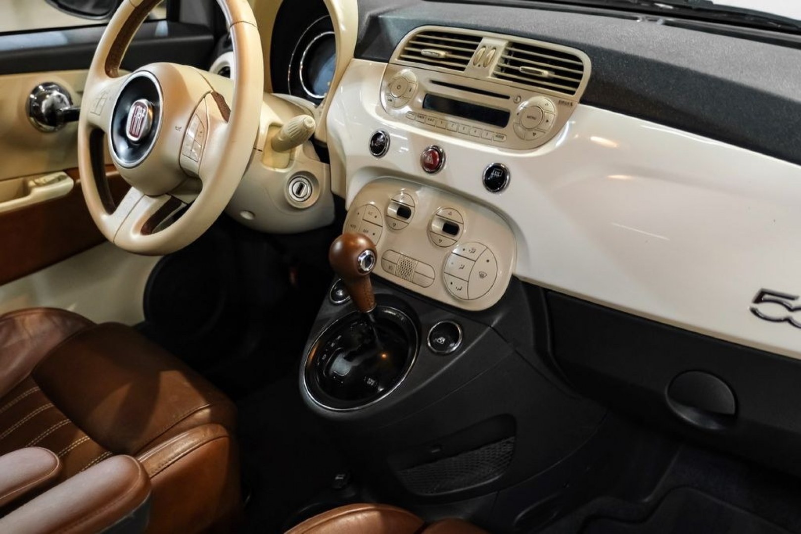 2015 Light Green /Ivory Fiat 500c Lounge (3C3CFFER4FT) with an 1.4L I4 16V MultiAir engine, Automatic transmission, located at 15300 Midway Rd., Addison, TX, 75001, (972) 702-0011, 32.958321, -96.838074 - Photo#22