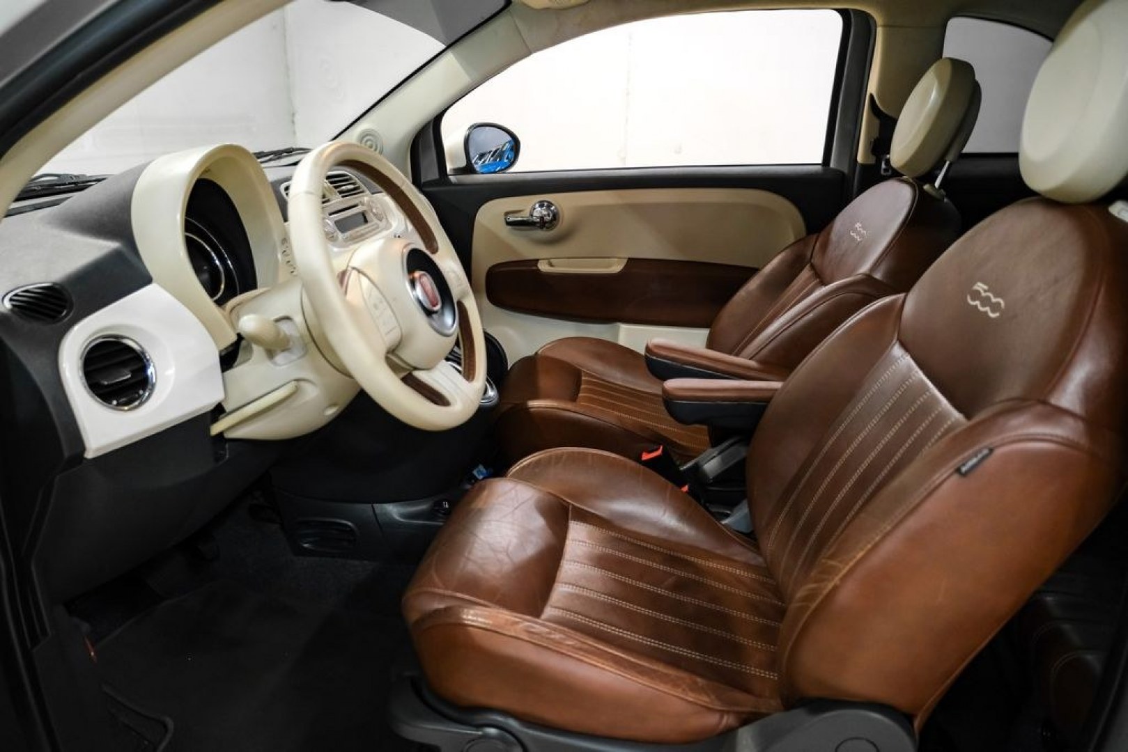 2015 Light Green /Ivory Fiat 500c Lounge (3C3CFFER4FT) with an 1.4L I4 16V MultiAir engine, Automatic transmission, located at 15300 Midway Rd., Addison, TX, 75001, (972) 702-0011, 32.958321, -96.838074 - Photo#28