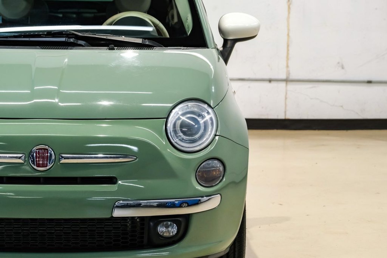2015 Light Green /Ivory Fiat 500c Lounge (3C3CFFER4FT) with an 1.4L I4 16V MultiAir engine, Automatic transmission, located at 15300 Midway Rd., Addison, TX, 75001, (972) 702-0011, 32.958321, -96.838074 - Photo#39
