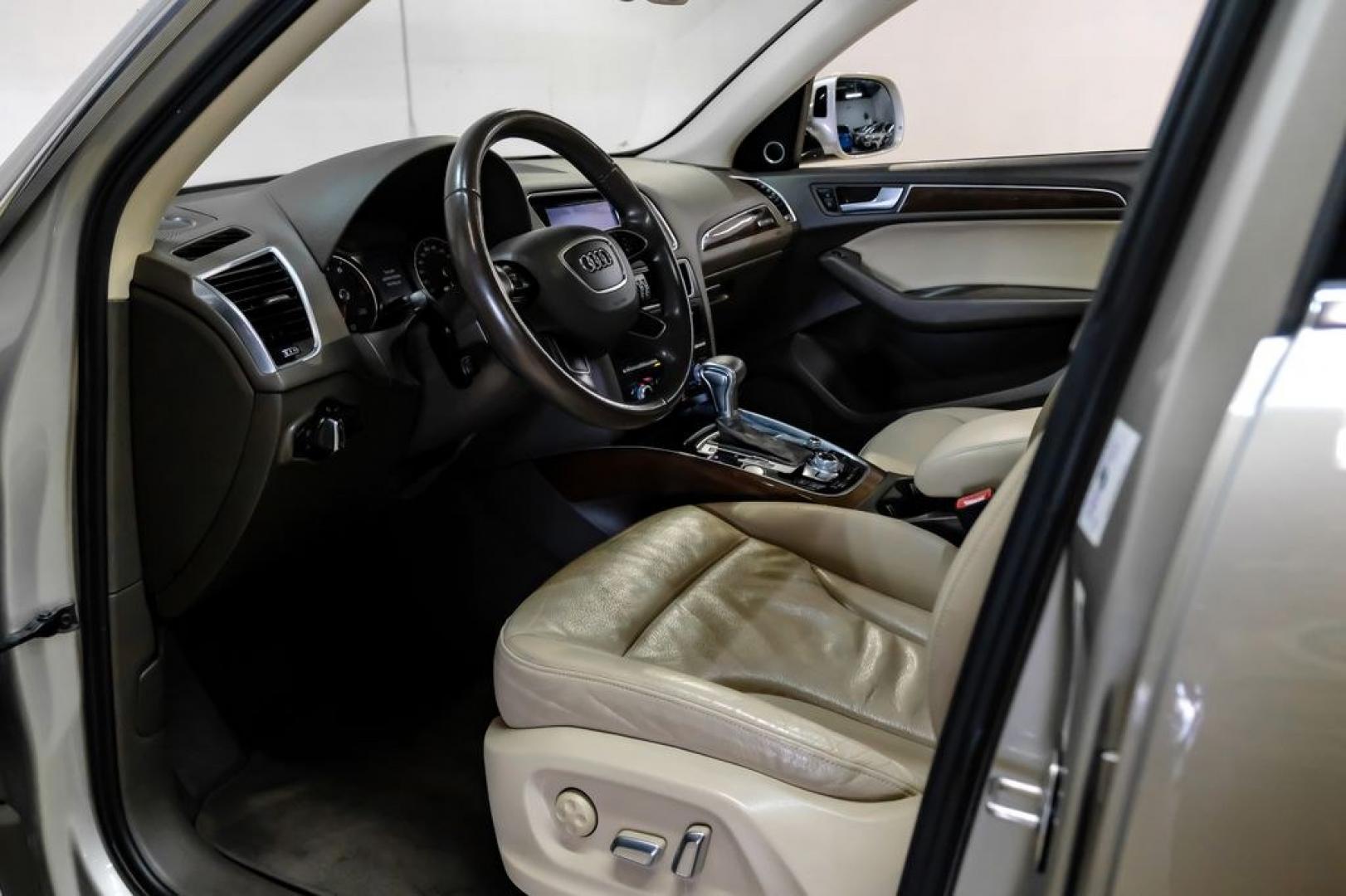 2017 Silver Metallic /Pistachio Beige Audi Q5 2.0T Premium Plus (WA1L2AFP1HA) with an 2.0L 4-Cylinder TFSI engine, Automatic transmission, located at 15300 Midway Rd., Addison, TX, 75001, (972) 702-0011, 32.958321, -96.838074 - Photo#2