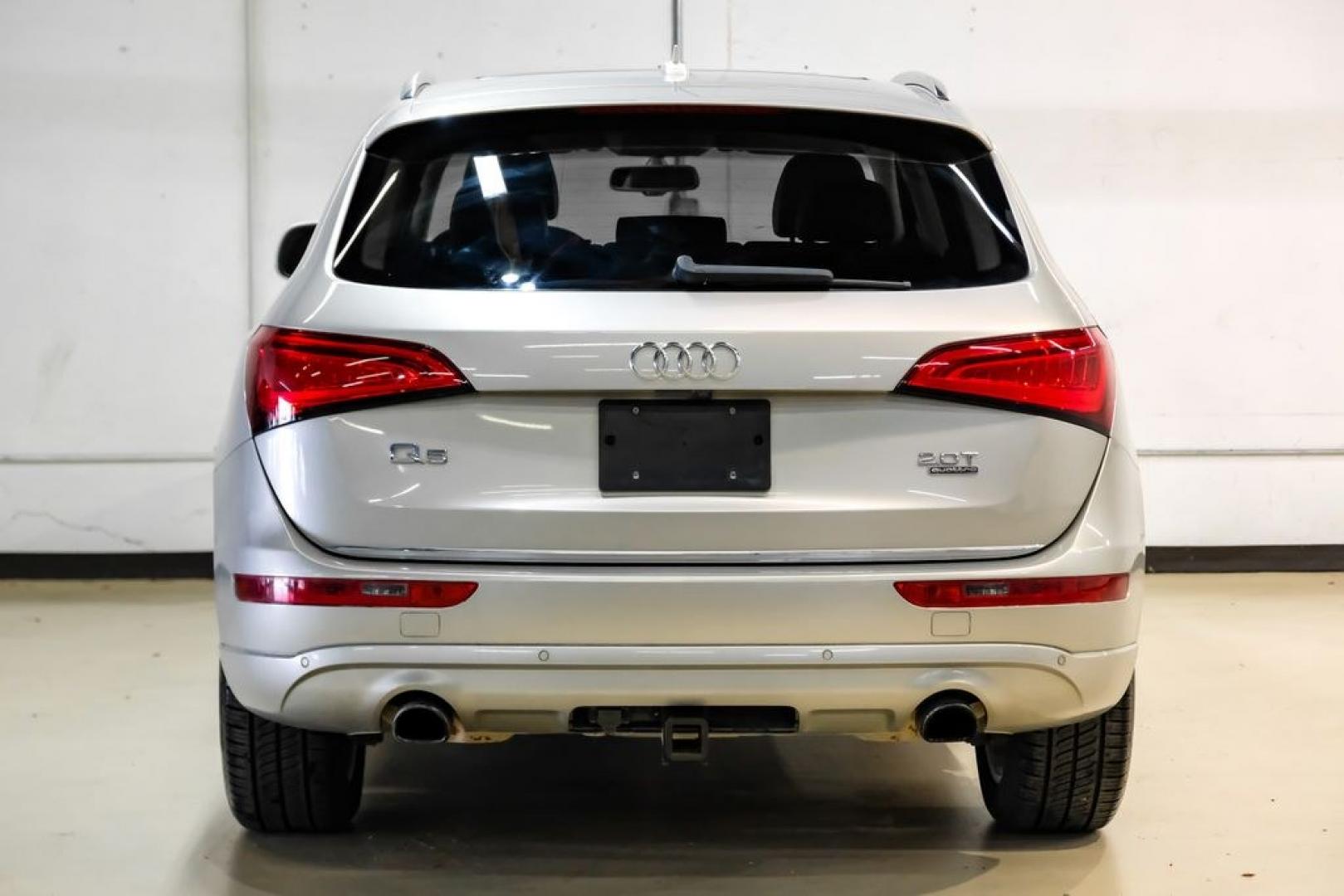 2017 Silver Metallic /Pistachio Beige Audi Q5 2.0T Premium Plus (WA1L2AFP1HA) with an 2.0L 4-Cylinder TFSI engine, Automatic transmission, located at 15300 Midway Rd., Addison, TX, 75001, (972) 702-0011, 32.958321, -96.838074 - Photo#9