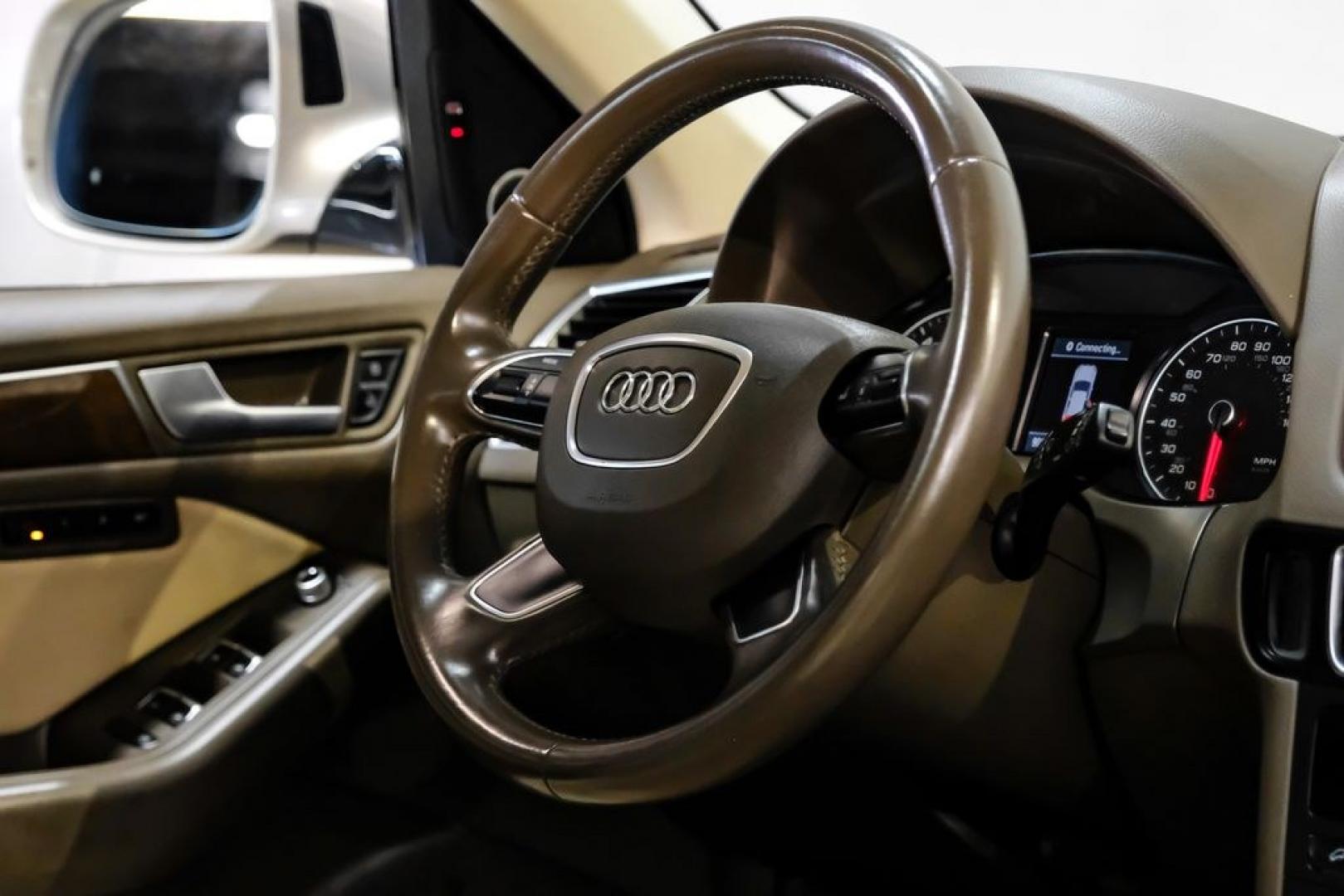 2017 Silver Metallic /Pistachio Beige Audi Q5 2.0T Premium Plus (WA1L2AFP1HA) with an 2.0L 4-Cylinder TFSI engine, Automatic transmission, located at 15300 Midway Rd., Addison, TX, 75001, (972) 702-0011, 32.958321, -96.838074 - Photo#15