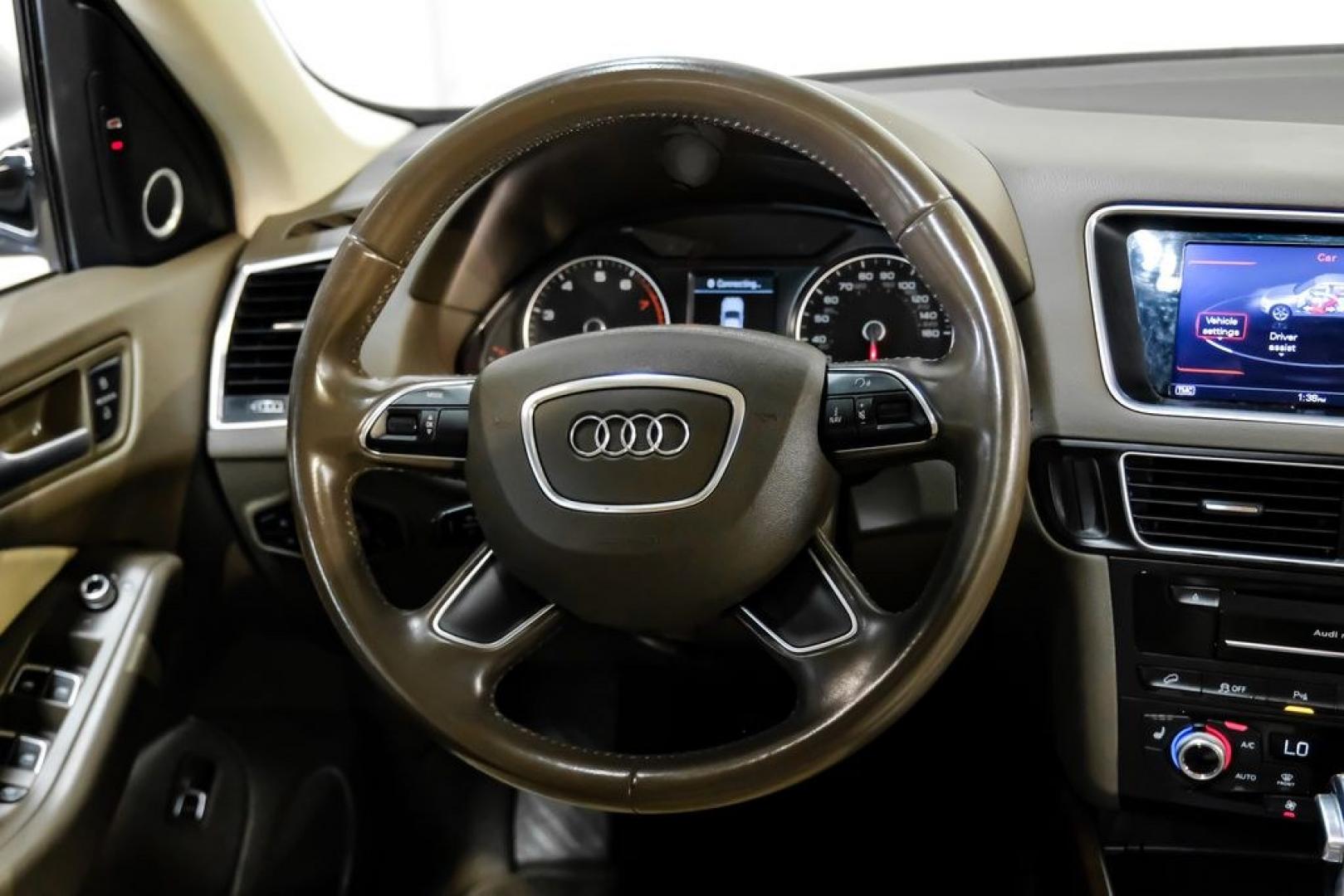 2017 Silver Metallic /Pistachio Beige Audi Q5 2.0T Premium Plus (WA1L2AFP1HA) with an 2.0L 4-Cylinder TFSI engine, Automatic transmission, located at 15300 Midway Rd., Addison, TX, 75001, (972) 702-0011, 32.958321, -96.838074 - Photo#17