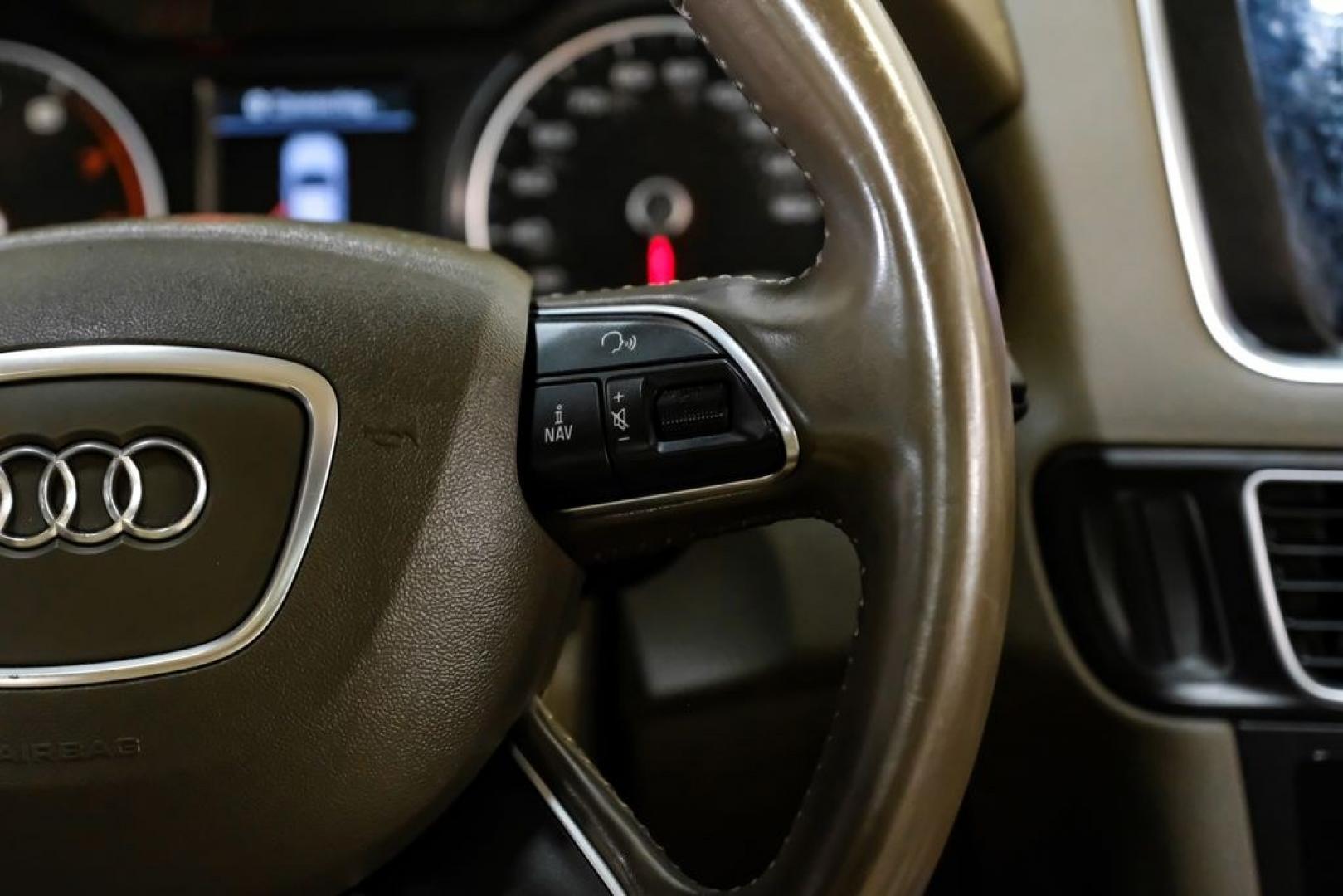 2017 Silver Metallic /Pistachio Beige Audi Q5 2.0T Premium Plus (WA1L2AFP1HA) with an 2.0L 4-Cylinder TFSI engine, Automatic transmission, located at 15300 Midway Rd., Addison, TX, 75001, (972) 702-0011, 32.958321, -96.838074 - Photo#19