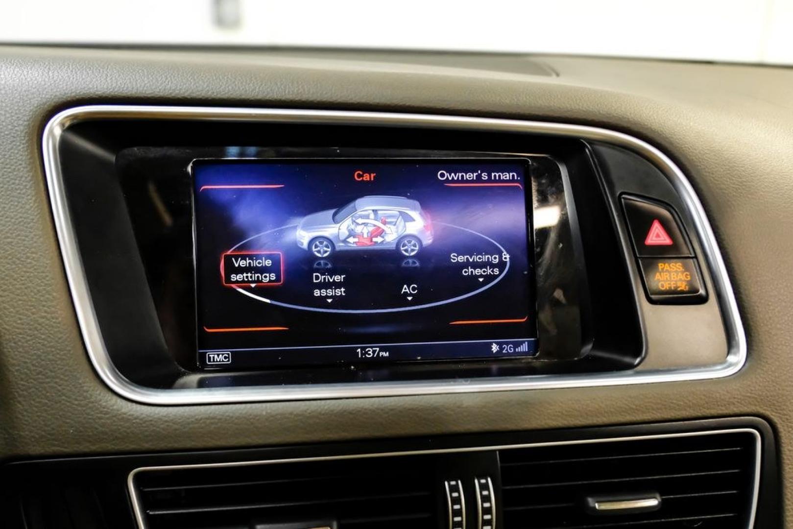2017 Silver Metallic /Pistachio Beige Audi Q5 2.0T Premium Plus (WA1L2AFP1HA) with an 2.0L 4-Cylinder TFSI engine, Automatic transmission, located at 15300 Midway Rd., Addison, TX, 75001, (972) 702-0011, 32.958321, -96.838074 - Photo#31