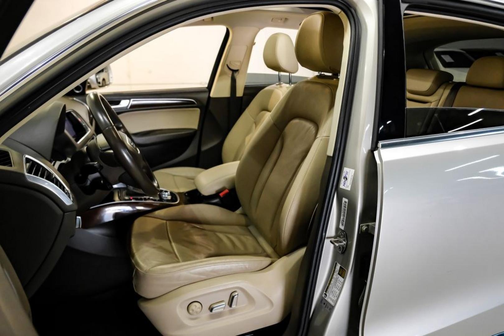 2017 Silver Metallic /Pistachio Beige Audi Q5 2.0T Premium Plus (WA1L2AFP1HA) with an 2.0L 4-Cylinder TFSI engine, Automatic transmission, located at 15300 Midway Rd., Addison, TX, 75001, (972) 702-0011, 32.958321, -96.838074 - Photo#32