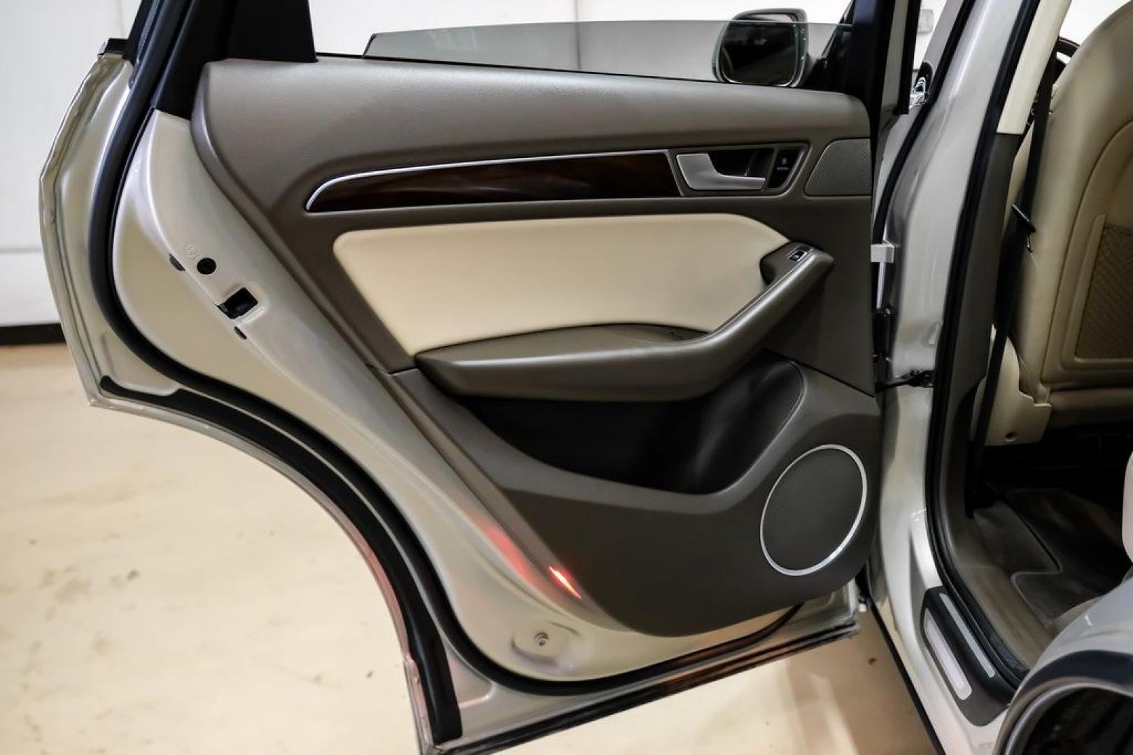 2017 Silver Metallic /Pistachio Beige Audi Q5 2.0T Premium Plus (WA1L2AFP1HA) with an 2.0L 4-Cylinder TFSI engine, Automatic transmission, located at 15300 Midway Rd., Addison, TX, 75001, (972) 702-0011, 32.958321, -96.838074 - Photo#45
