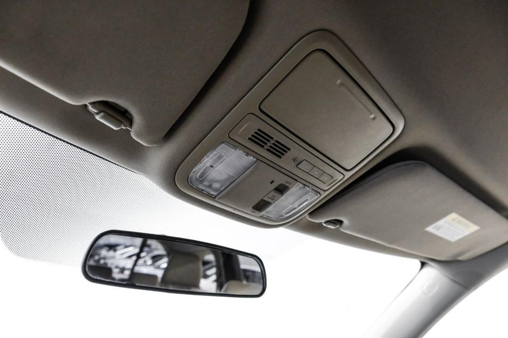 2017 White Diamond Pearl /Beige Honda Odyssey SE (5FNRL5H3XHB) with an 3.5L V6 SOHC i-VTEC 24V engine, Automatic transmission, located at 15300 Midway Rd., Addison, TX, 75001, (972) 702-0011, 32.958321, -96.838074 - Photo#31