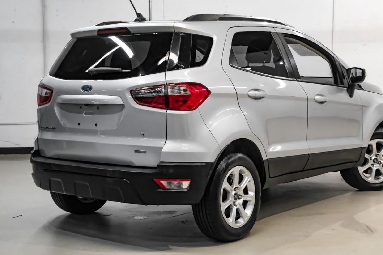 2018 Silver Metallic /Black Ford EcoSport SE (MAJ3P1TE9JC) with an EcoBoost 1.0L I3 GTDi DOHC Turbocharged VCT engine, Automatic transmission, located at 15300 Midway Rd., Addison, TX, 75001, (972) 702-0011, 32.958321, -96.838074- Photo#11
