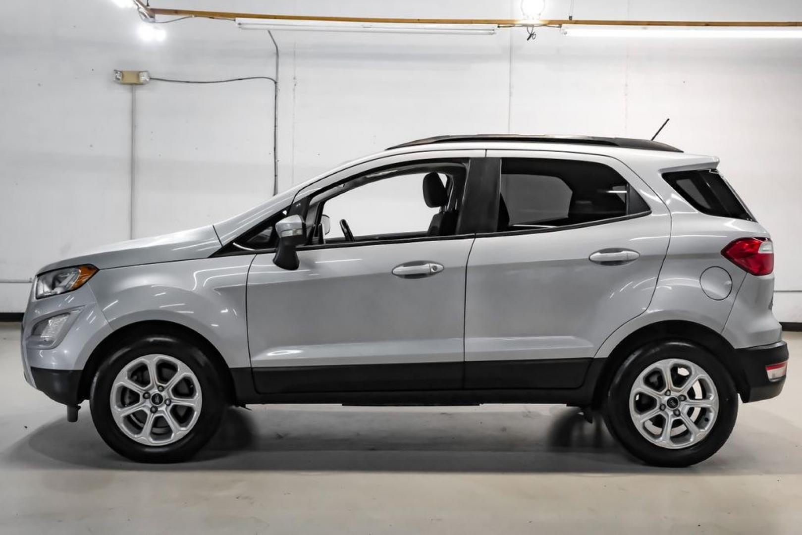 2018 Silver Metallic /Black Ford EcoSport SE (MAJ3P1TE9JC) with an EcoBoost 1.0L I3 GTDi DOHC Turbocharged VCT engine, Automatic transmission, located at 15300 Midway Rd., Addison, TX, 75001, (972) 702-0011, 32.958321, -96.838074- Photo#17