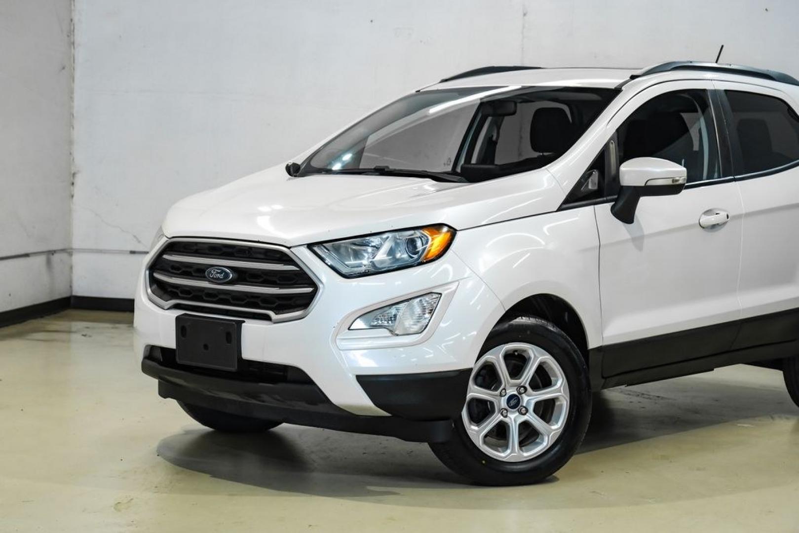 2020 White Platinum Clearcoat Metallic /Black Ford EcoSport SE (MAJ6S3GL3LC) with an 2.0L I4 Ti-VCT GDI engine, Automatic transmission, located at 15300 Midway Rd., Addison, TX, 75001, (972) 702-0011, 32.958321, -96.838074 - Photo#5