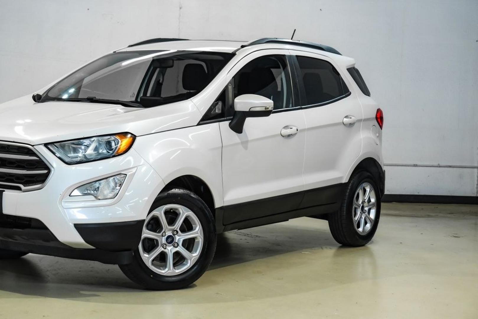 2020 White Platinum Clearcoat Metallic /Black Ford EcoSport SE (MAJ6S3GL3LC) with an 2.0L I4 Ti-VCT GDI engine, Automatic transmission, located at 15300 Midway Rd., Addison, TX, 75001, (972) 702-0011, 32.958321, -96.838074 - Photo#6