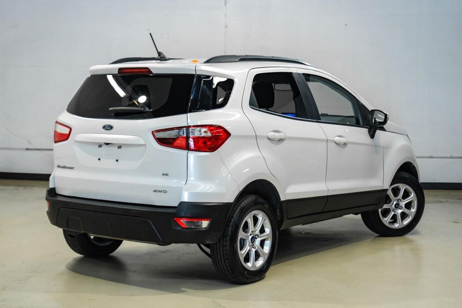 2020 White Platinum Clearcoat Metallic /Black Ford EcoSport SE (MAJ6S3GL3LC) with an 2.0L I4 Ti-VCT GDI engine, Automatic transmission, located at 15300 Midway Rd., Addison, TX, 75001, (972) 702-0011, 32.958321, -96.838074 - Photo#10