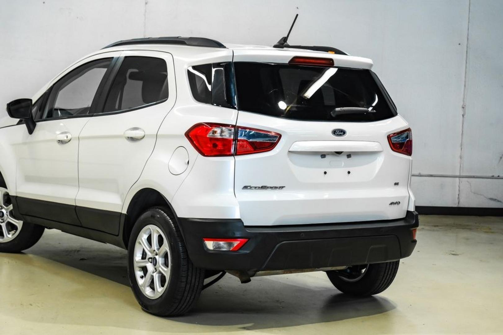 2020 White Platinum Clearcoat Metallic /Black Ford EcoSport SE (MAJ6S3GL3LC) with an 2.0L I4 Ti-VCT GDI engine, Automatic transmission, located at 15300 Midway Rd., Addison, TX, 75001, (972) 702-0011, 32.958321, -96.838074 - Photo#14
