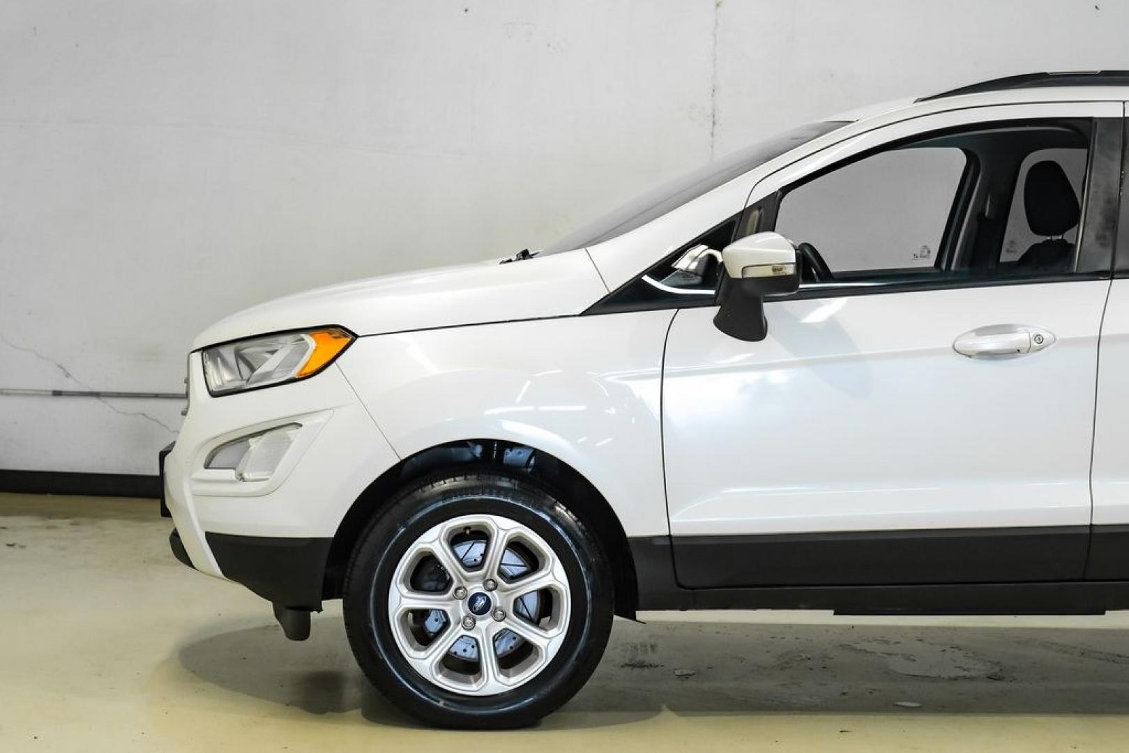 2020 White Platinum Clearcoat Metallic /Black Ford EcoSport SE (MAJ6S3GL3LC) with an 2.0L I4 Ti-VCT GDI engine, Automatic transmission, located at 15300 Midway Rd., Addison, TX, 75001, (972) 702-0011, 32.958321, -96.838074 - Photo#16