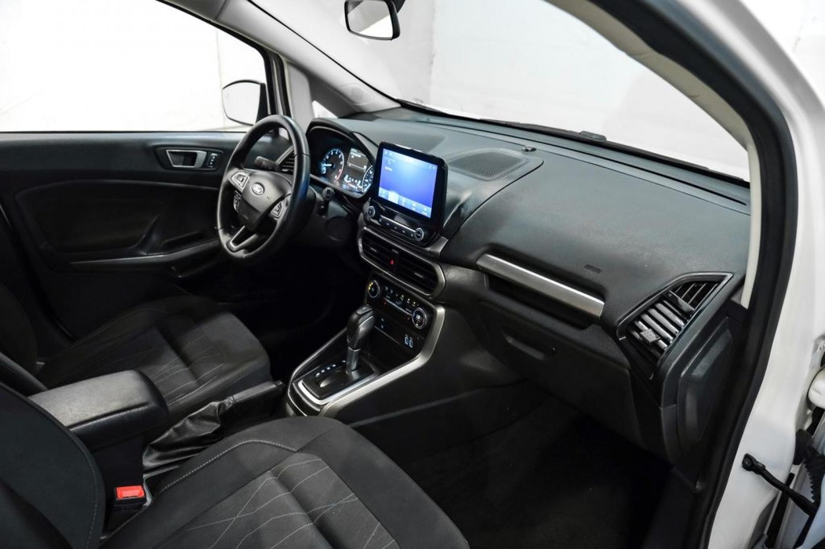 2020 White Platinum Clearcoat Metallic /Black Ford EcoSport SE (MAJ6S3GL3LC) with an 2.0L I4 Ti-VCT GDI engine, Automatic transmission, located at 15300 Midway Rd., Addison, TX, 75001, (972) 702-0011, 32.958321, -96.838074 - Photo#18
