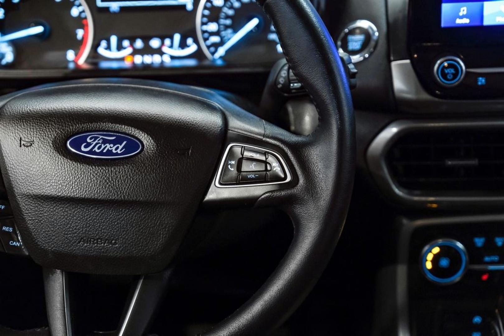 2020 White Platinum Clearcoat Metallic /Black Ford EcoSport SE (MAJ6S3GL3LC) with an 2.0L I4 Ti-VCT GDI engine, Automatic transmission, located at 15300 Midway Rd., Addison, TX, 75001, (972) 702-0011, 32.958321, -96.838074 - Photo#22