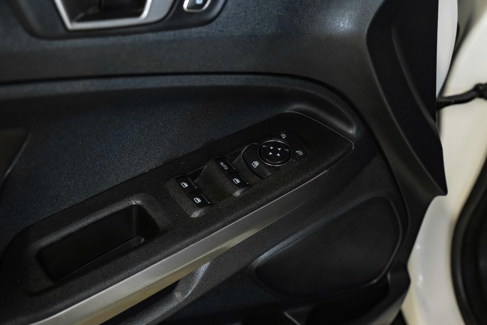 2020 White Platinum Clearcoat Metallic /Black Ford EcoSport SE (MAJ6S3GL3LC) with an 2.0L I4 Ti-VCT GDI engine, Automatic transmission, located at 15300 Midway Rd., Addison, TX, 75001, (972) 702-0011, 32.958321, -96.838074 - Photo#44