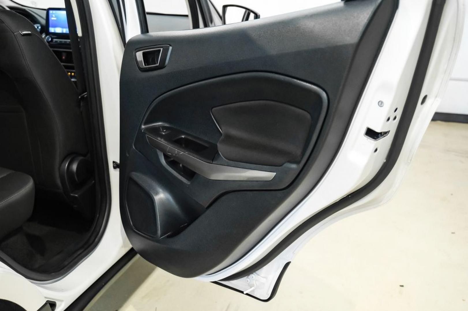 2020 White Platinum Clearcoat Metallic /Black Ford EcoSport SE (MAJ6S3GL3LC) with an 2.0L I4 Ti-VCT GDI engine, Automatic transmission, located at 15300 Midway Rd., Addison, TX, 75001, (972) 702-0011, 32.958321, -96.838074 - Photo#47