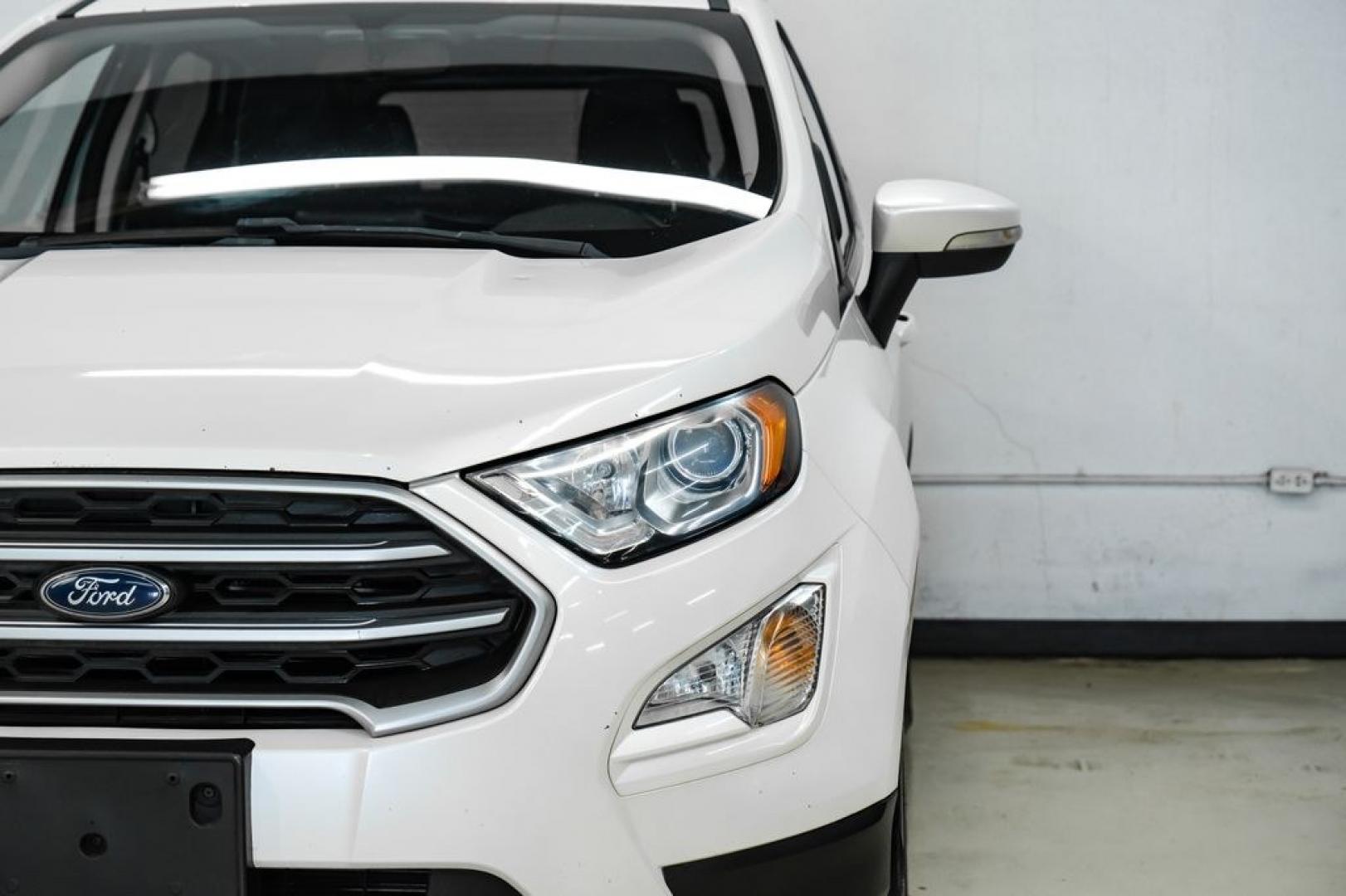 2020 White Platinum Clearcoat Metallic /Black Ford EcoSport SE (MAJ6S3GL3LC) with an 2.0L I4 Ti-VCT GDI engine, Automatic transmission, located at 15300 Midway Rd., Addison, TX, 75001, (972) 702-0011, 32.958321, -96.838074 - Photo#48