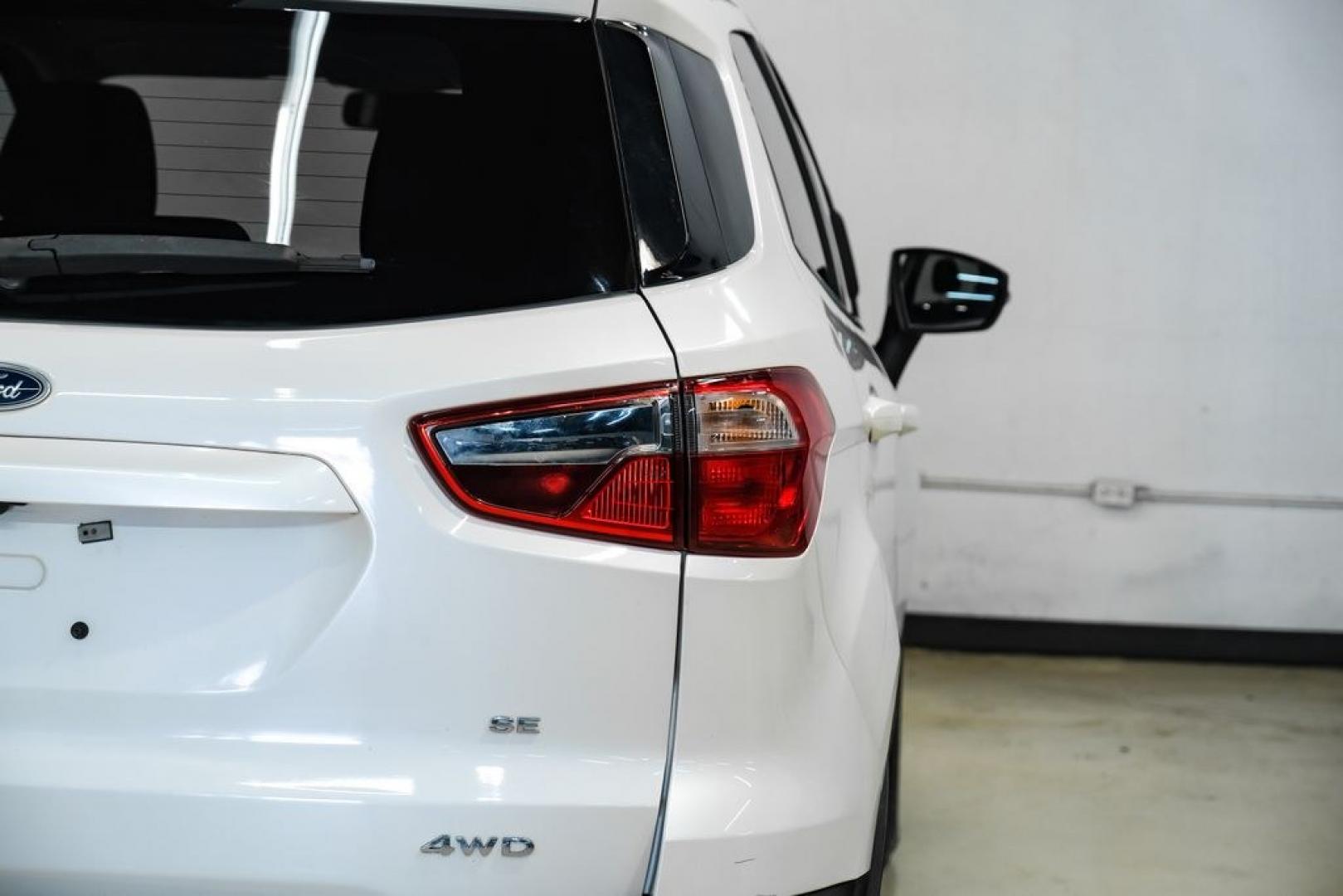 2020 White Platinum Clearcoat Metallic /Black Ford EcoSport SE (MAJ6S3GL3LC) with an 2.0L I4 Ti-VCT GDI engine, Automatic transmission, located at 15300 Midway Rd., Addison, TX, 75001, (972) 702-0011, 32.958321, -96.838074 - Photo#49