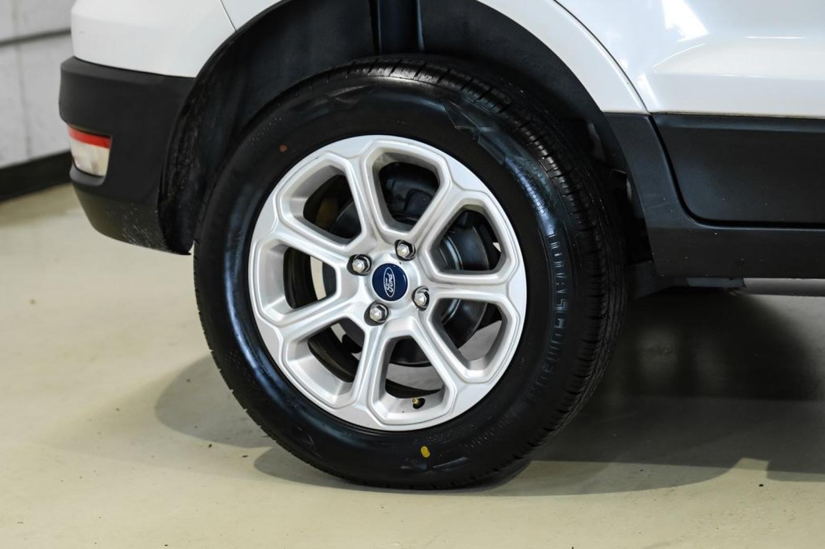 2020 White Platinum Clearcoat Metallic /Black Ford EcoSport SE (MAJ6S3GL3LC) with an 2.0L I4 Ti-VCT GDI engine, Automatic transmission, located at 15300 Midway Rd., Addison, TX, 75001, (972) 702-0011, 32.958321, -96.838074 - Photo#50