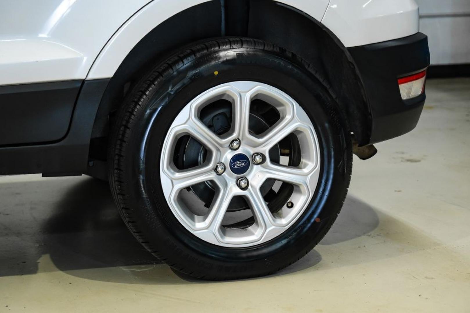 2020 White Platinum Clearcoat Metallic /Black Ford EcoSport SE (MAJ6S3GL3LC) with an 2.0L I4 Ti-VCT GDI engine, Automatic transmission, located at 15300 Midway Rd., Addison, TX, 75001, (972) 702-0011, 32.958321, -96.838074 - Photo#53